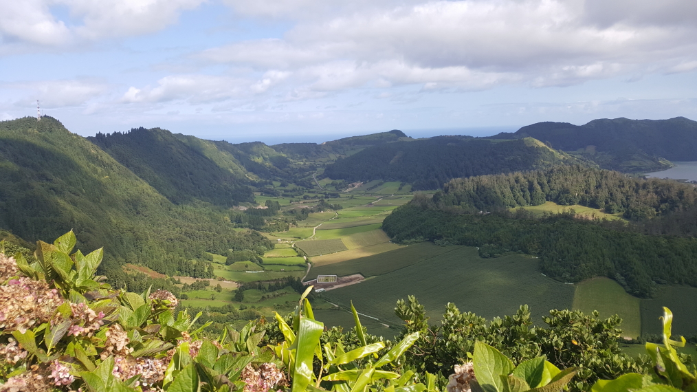 Portugal Azores Sao Miguel, Caldeira das Sete Cidades, Side valley and craters inside crater, Walkopedia