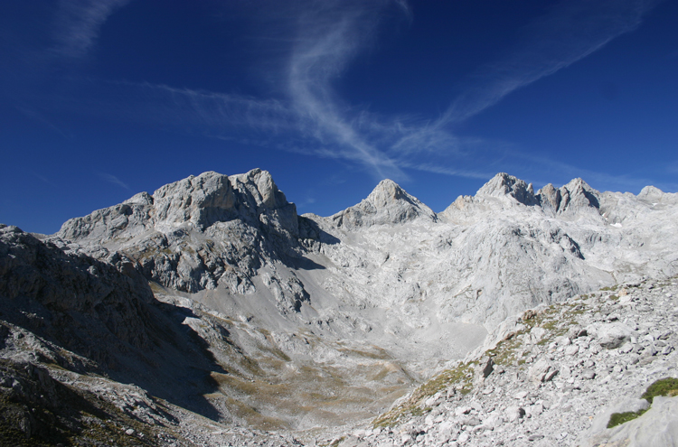 Spain NW Picos de Europa, Central Picos Traverse, Central Ridge, Walkopedia