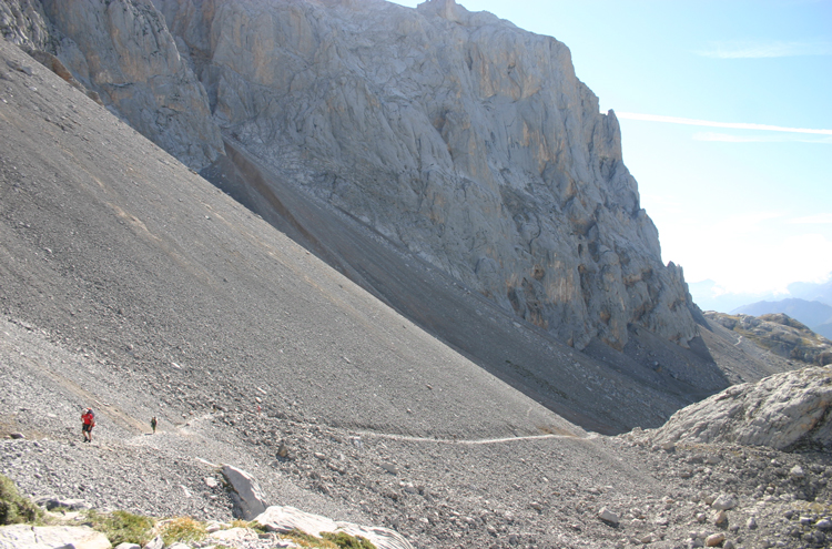 Spain NW Picos de Europa, Central Picos Traverse, , Walkopedia