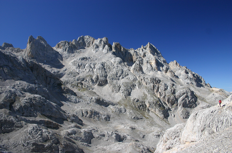 Spain NW Picos de Europa, Central Picos Traverse, , Walkopedia