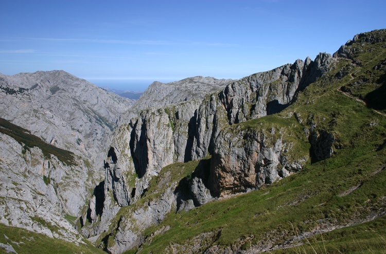 Spain NW Picos de Europa, Central Picos Traverse, , Walkopedia