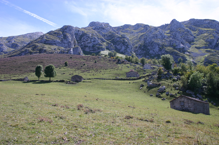 Spain NW Picos de Europa, Central Picos Traverse, , Walkopedia