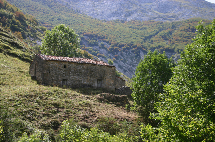 Spain NW Picos de Europa, Central Picos Traverse, , Walkopedia