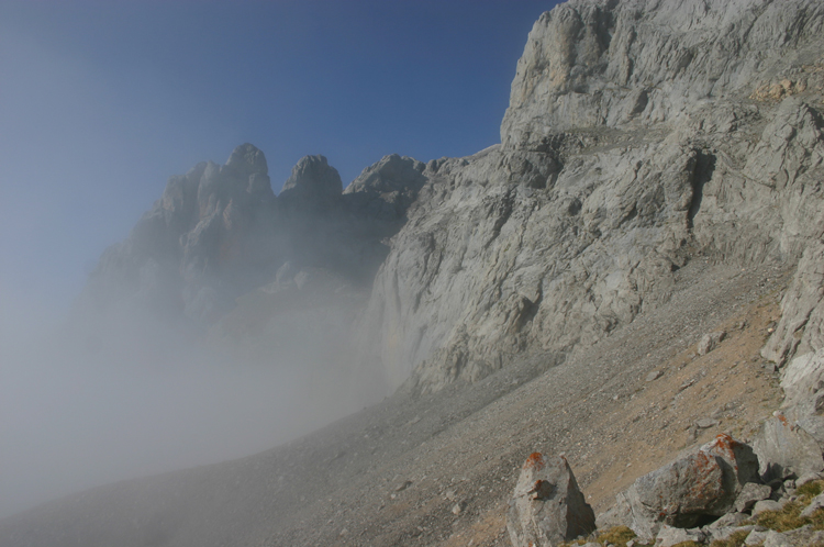 Spain NW Picos de Europa, Jermoso Traverse, , Walkopedia