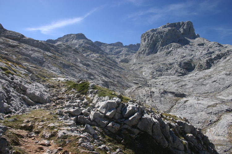 Spain NW Picos de Europa, Jermoso Traverse, , Walkopedia