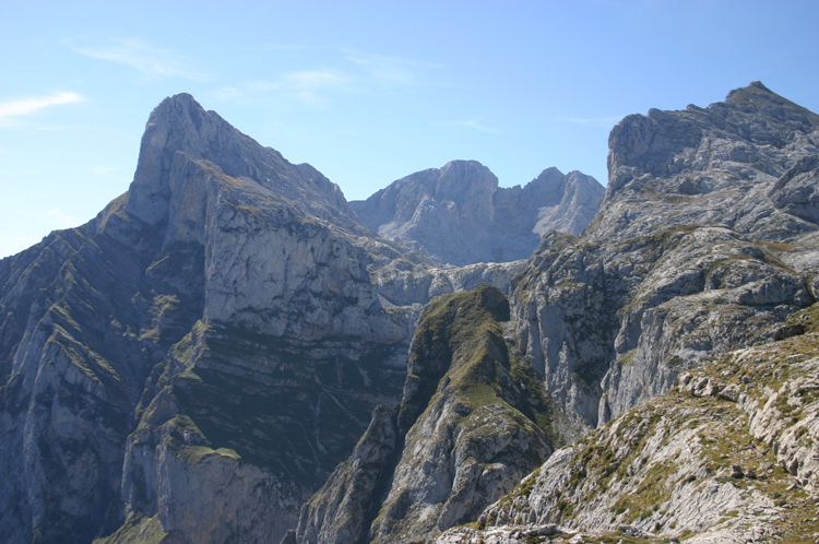 Spain NW Picos de Europa, Jermoso Traverse, , Walkopedia