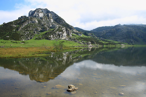 Spain Picos de Europa, Lago de la Ercina, Lago Ercina, Walkopedia
