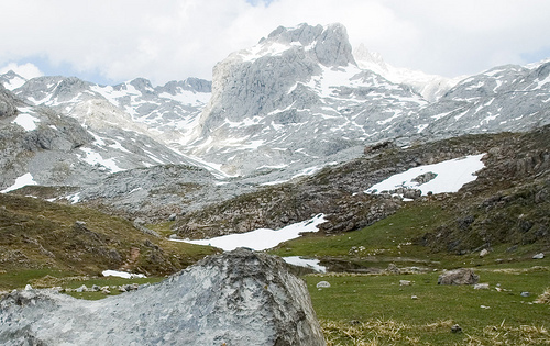 Spain Picos de Europa, Lago de la Ercina, Picos, Walkopedia