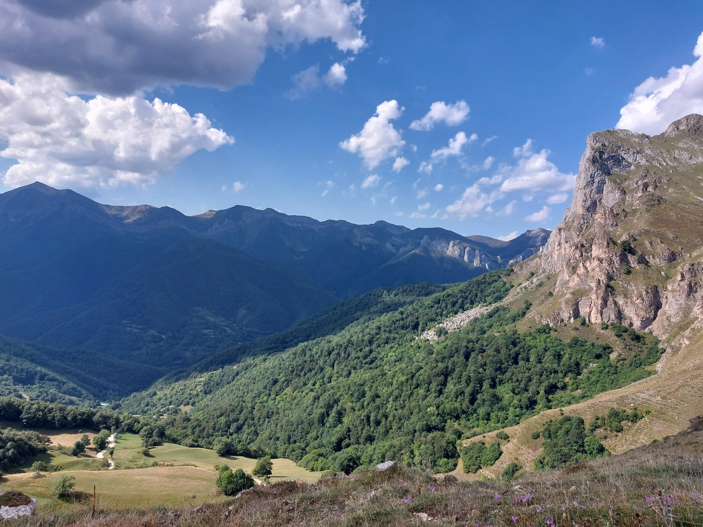 Spain NW Picos de Europa, Aliva Circuit, , Walkopedia