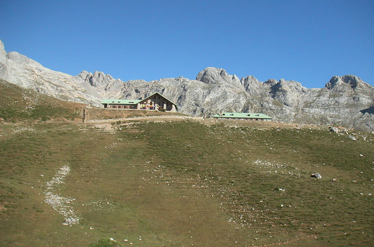 Spain NW Picos de Europa, Aliva Circuit, Cantabria, Walkopedia