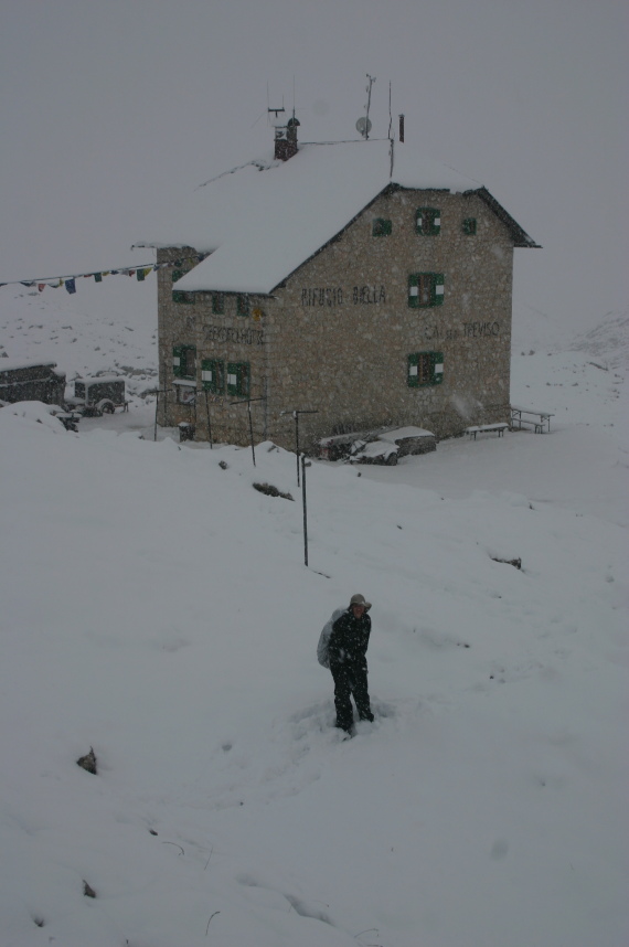 Italy Dolomites, Alta Via 1, the welcome Rif Biella, Walkopedia