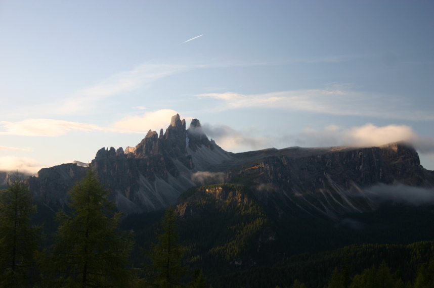 Italy Dolomites, Alta Via 1, From Rif Dibona, morning2, Walkopedia