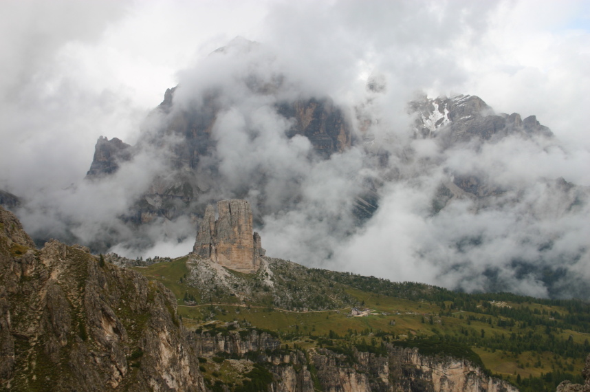 Italy Dolomites, Alta Via 1, Cinque Torri, Walkopedia