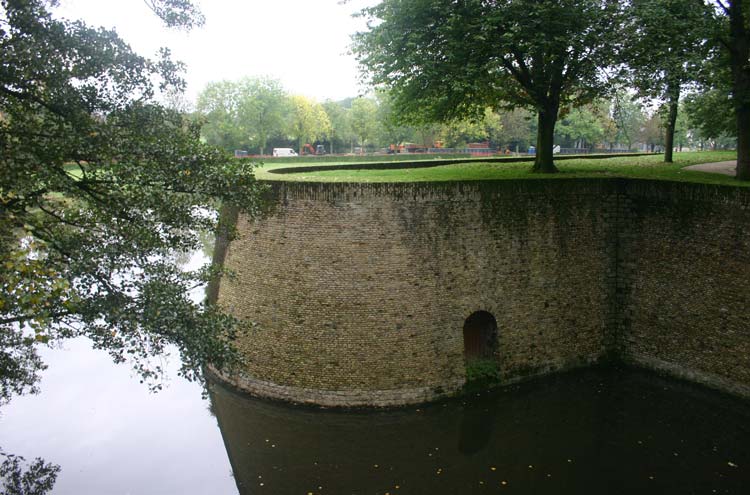 Belgium, Ypres Ramparts, WWI Battlefields, Walkopedia