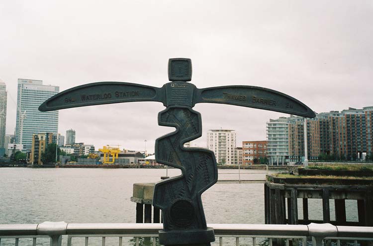 Thames Path: Greenwich Peninsula - © By Flickr user HumphreytheCamel