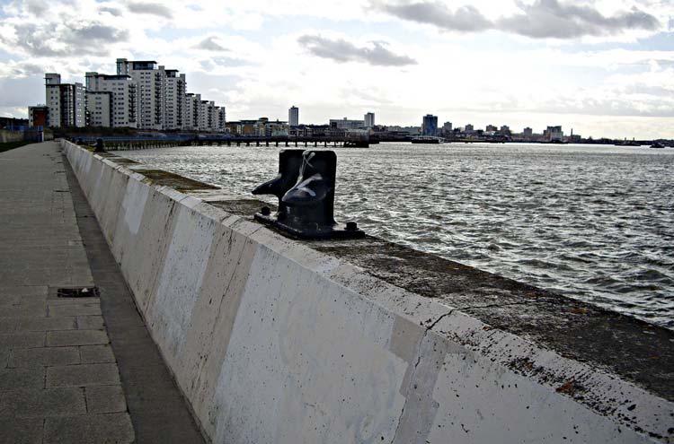 United Kingdom England, Thames Path, Thames Path towards Woolwich, Walkopedia