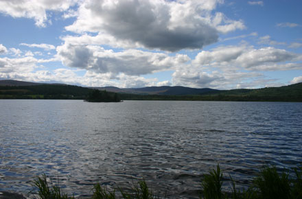 United Kingdom Scotland Cairngorms, Muir of Dinnet (Loch Kinord and Burn O'Vat), The Crannog, Walkopedia