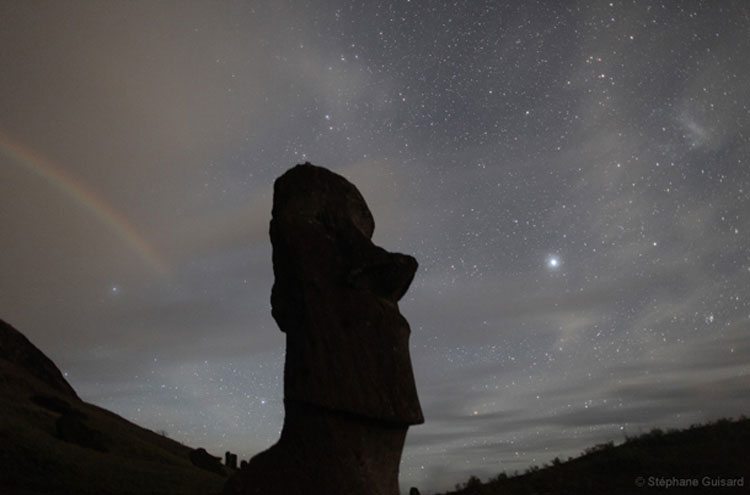 Chile, Easter Island, Easter Island, The Universe - © From Flickr user TheBadAstronomer, Walkopedia