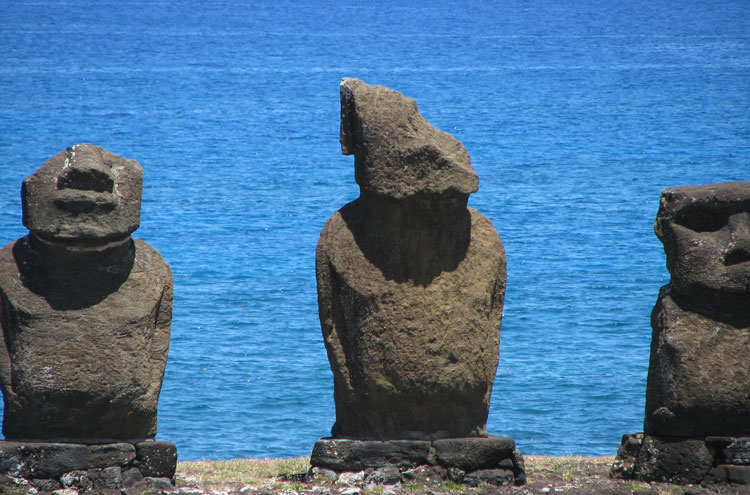 Chile, Easter Island, Easter Island Chainsaw Massacre... - © From Flickr user Jdelard, Walkopedia