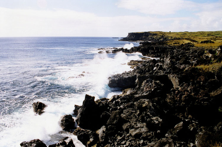 Chile, Easter Island, Easter Island Coastline - © From Flickr user Anoldent, Walkopedia