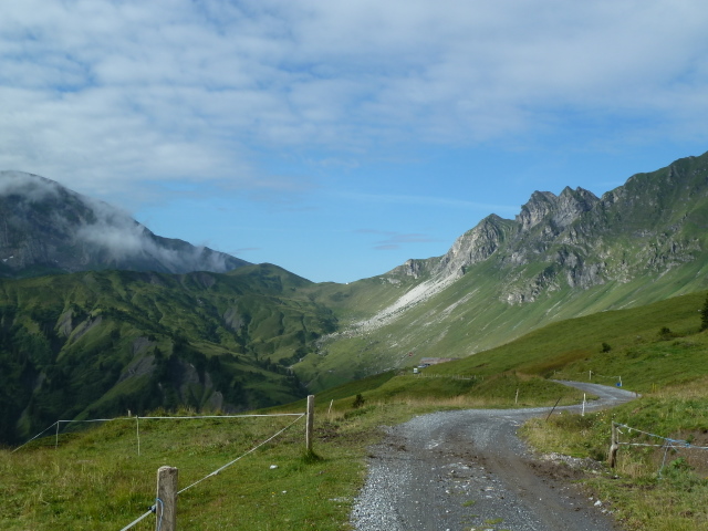 France Alps, GR5 or Grand Traverse des Alpes, On route to Col de Coux, Walkopedia