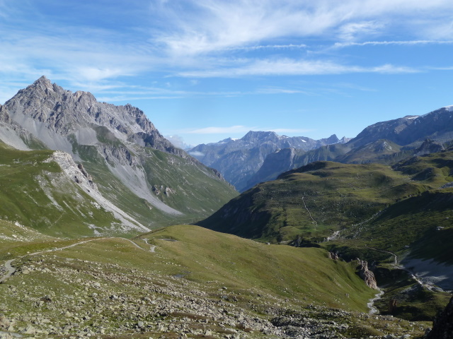 France Alps, GR5 or Grand Traverse des Alpes, Looking south on route to Col de Chaviere (9173 feet), Walkopedia