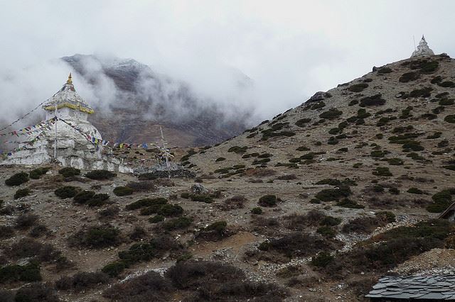 Everest Base Camp, Nepal - Gorak Shep to Dingboche - ©Flickr user Stephen A. Wolfe... Mt Everest Base Camp: Everest Base Camp, Nepal - Gorak Shep to Dingboche - ©Flickr user Stephen A. Wolfe...