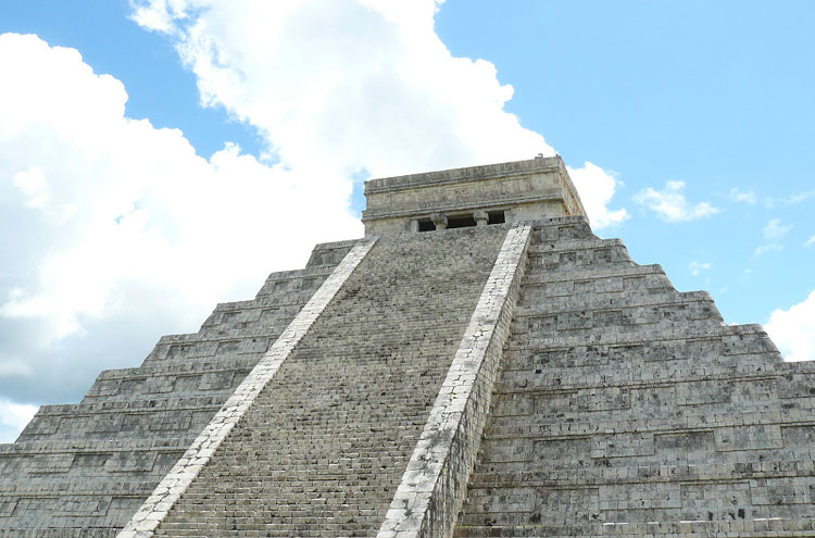 Chichen Itza
Chichen Itza - © By Flickr user Mike_fleming