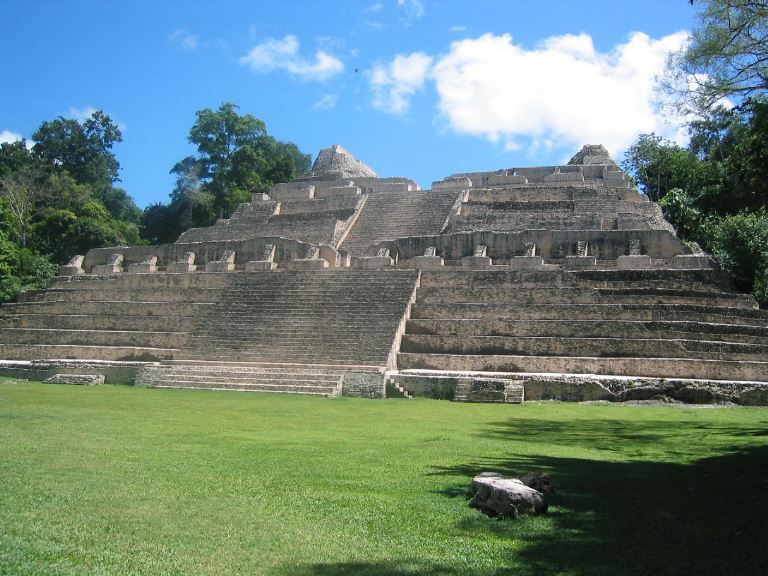 Belize, Mayan Belize, Mayan Ruins at Caracol , Walkopedia