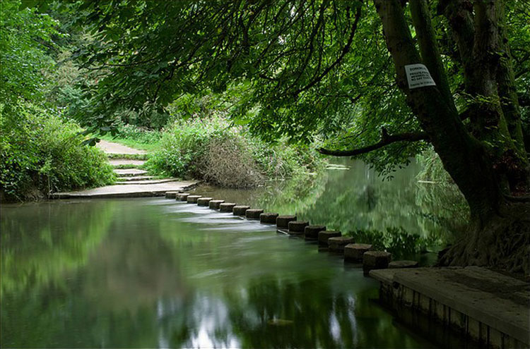 United Kingdom England South, Box Hill, Stepping Stones, River Mole, Walkopedia