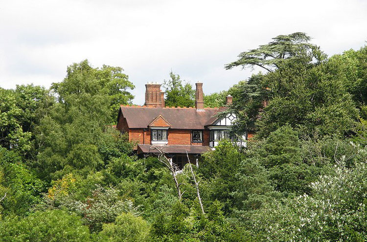 United Kingdom England South, Box Hill, Surrey House, Box Hill, Walkopedia