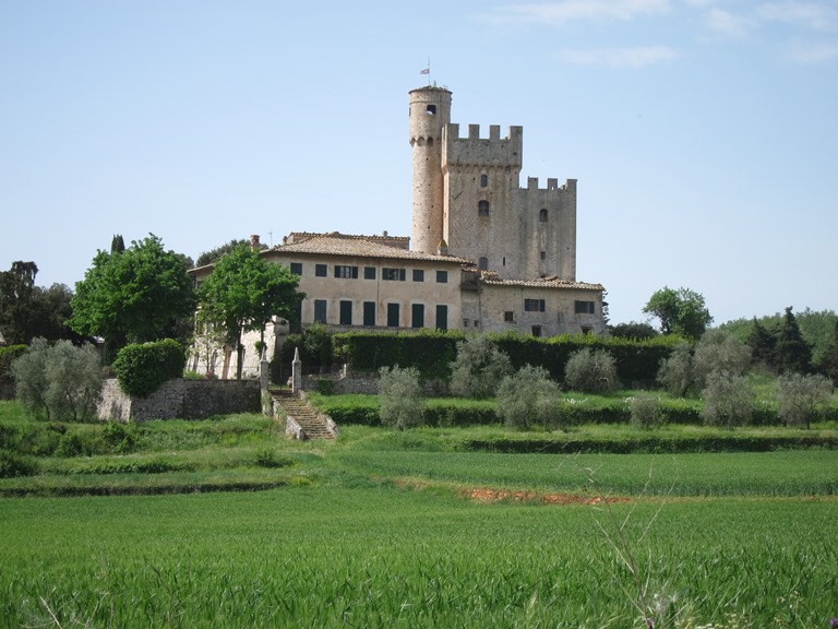 Italy, Via Francigena, Tuscany - Castle, Walkopedia