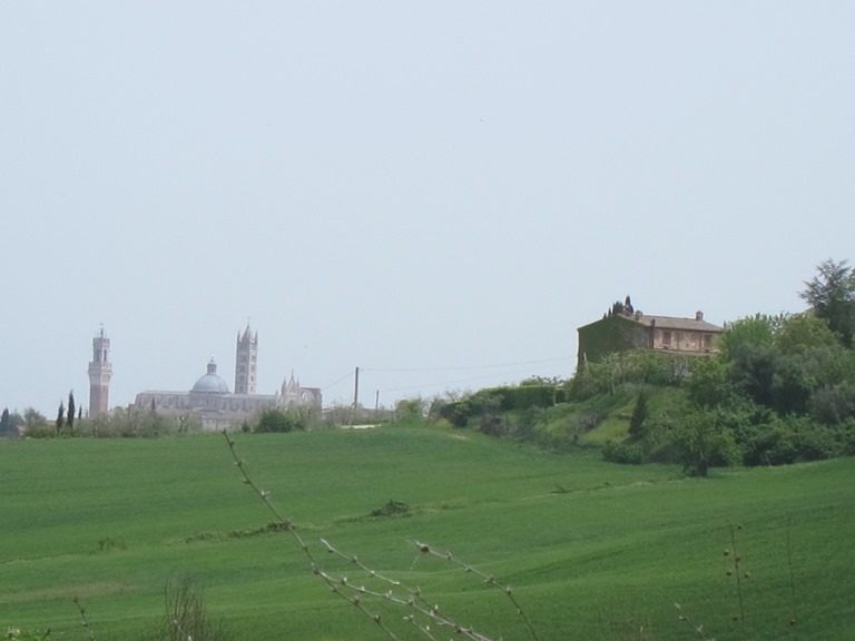 Italy, Via Francigena, Tuscany -  First view of Siena from the north-west, Walkopedia