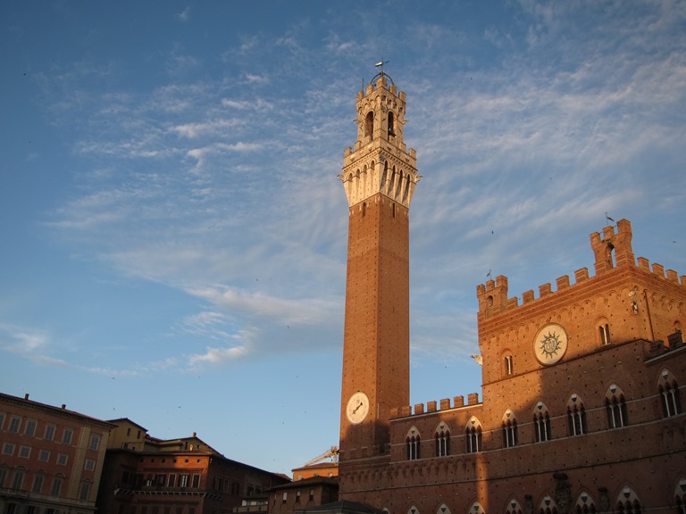 Italy, Via Francigena, Tuscany - Palazzo Publico, Siena , Walkopedia