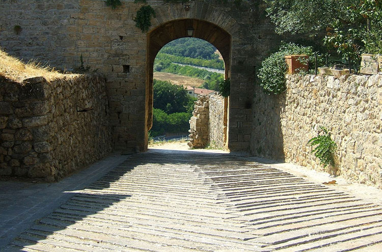 Italy, Via Francigena, Monteriggiano, Walkopedia