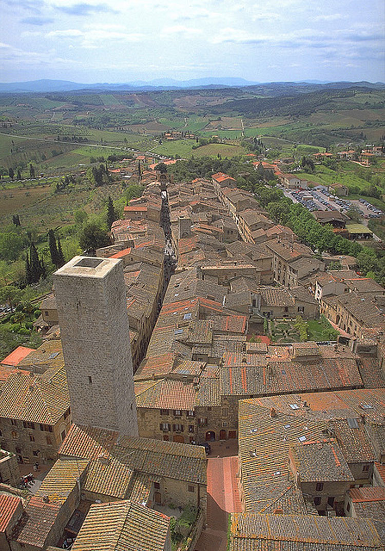 Italy, Via Francigena, San Gimignano - the way ahead, Walkopedia