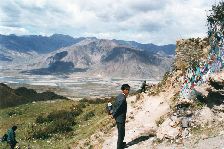 China Tibet, Ganden Kora, The Lhasa Valley far below, Walkopedia