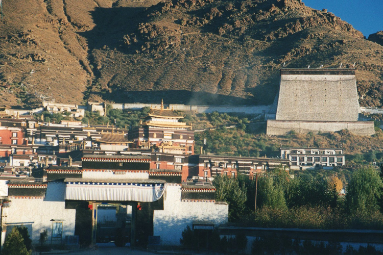 China Tibet, Tibet's Monastery Koras, Tashilumpho, Walkopedia