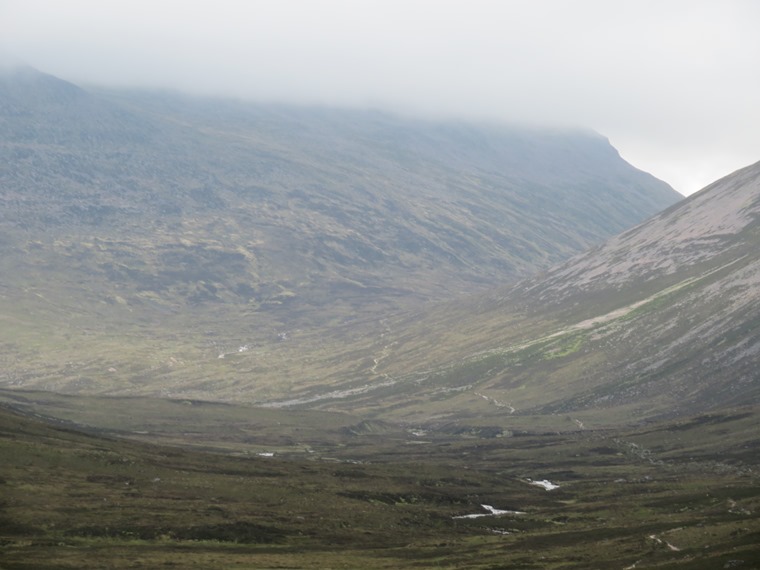 United Kingdom Scotland Cairngorms, Lairig Ghru, Entering the Lairg Ghru from the south, Walkopedia