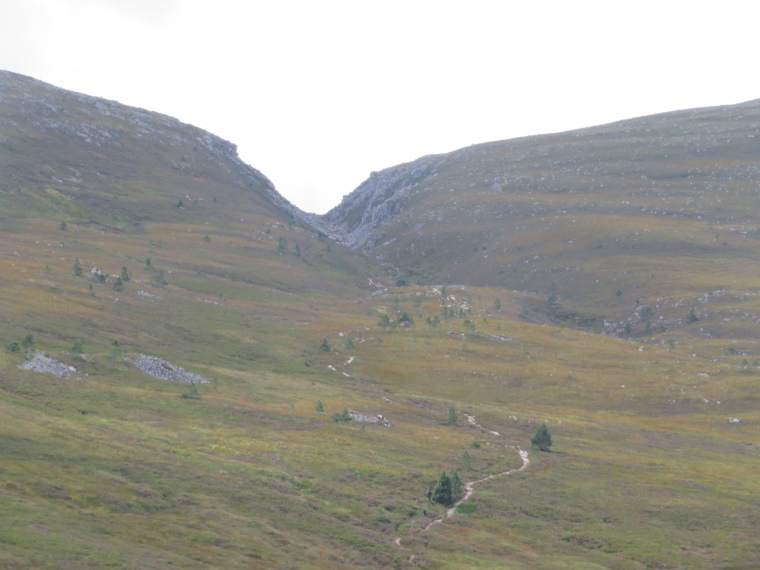 United Kingdom Scotland Cairngorms, Lairig Ghru, Towards Chalamain Gap, Walkopedia