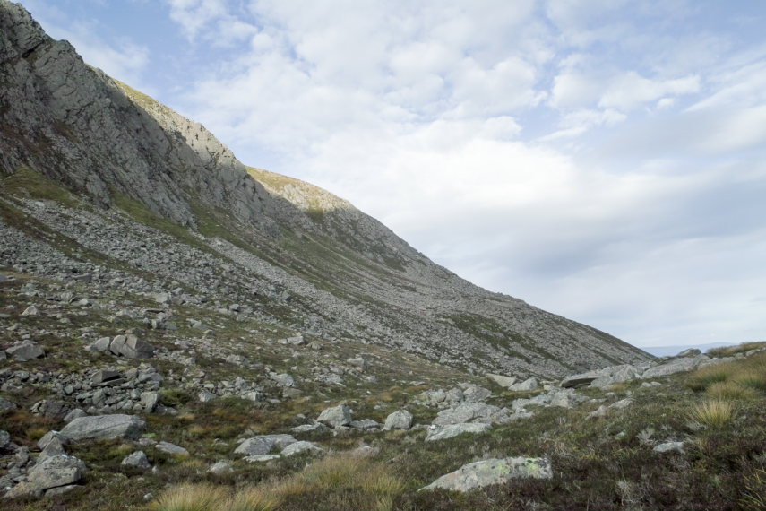 United Kingdom Scotland Cairngorms, Lairig Ghru, Tough and desolate , Walkopedia