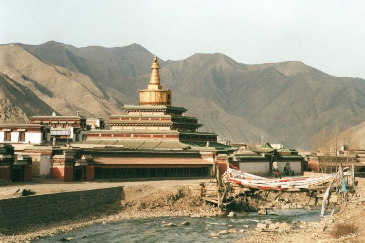 China North-west Gansu, Labrang Kora (Xiahe), Labrang Kora, Walkopedia