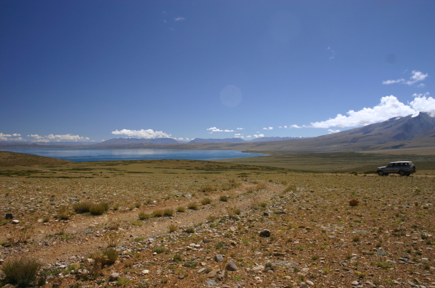 China Tibet, Lake Manasarovar, First glimpse from the south, Walkopedia