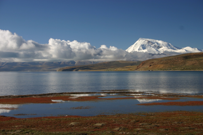 China Tibet, Lake Manasarovar, Huge Gurla Mandhata across the lake, Walkopedia