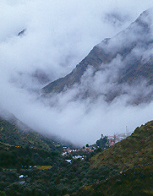 Bolivia, Cordillera Apolobamba Traverse (from Pelechuco), Mist Filled Valley, Walkopedia