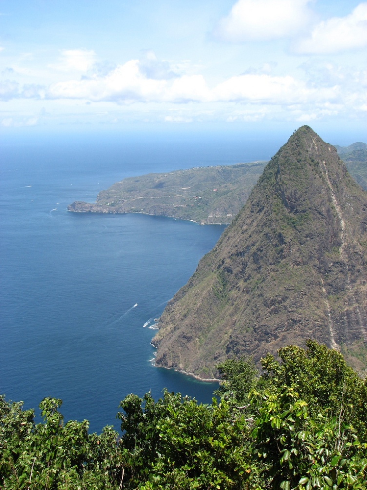 © James V. McCoy... Gros Pitons: © James V. McCoy...