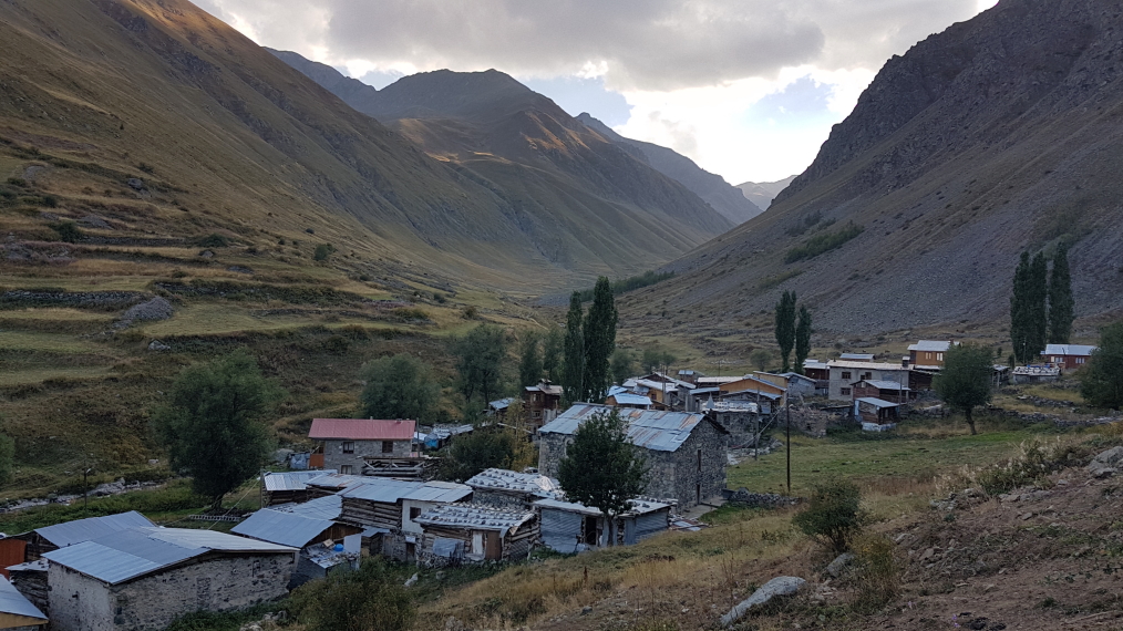 Turkey Kackar, Mt Kackar Massif, Olgunlar 1 -- highest settlement to east of Mt Kackar, Walkopedia