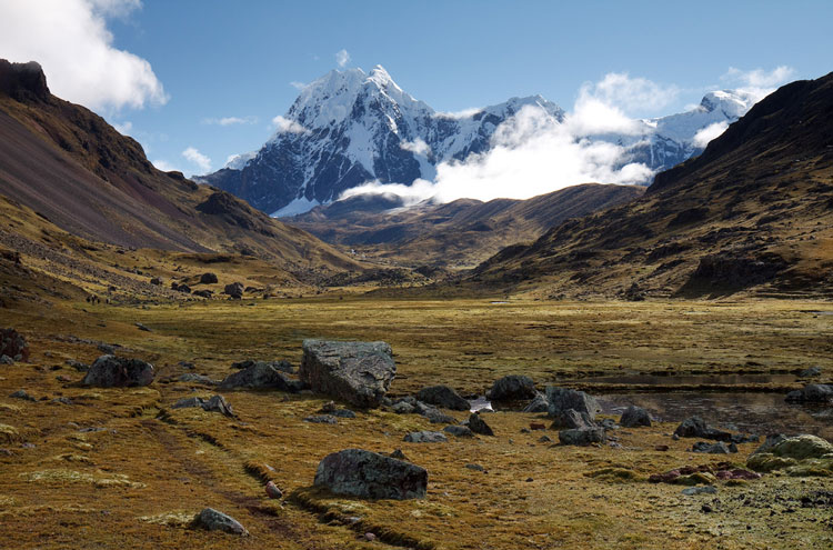 Peru Cuzco/Inca Heartlands Area, Ausangate Trek, Ausangate Landscape - © From Flickr user IndrikMyneur, Walkopedia