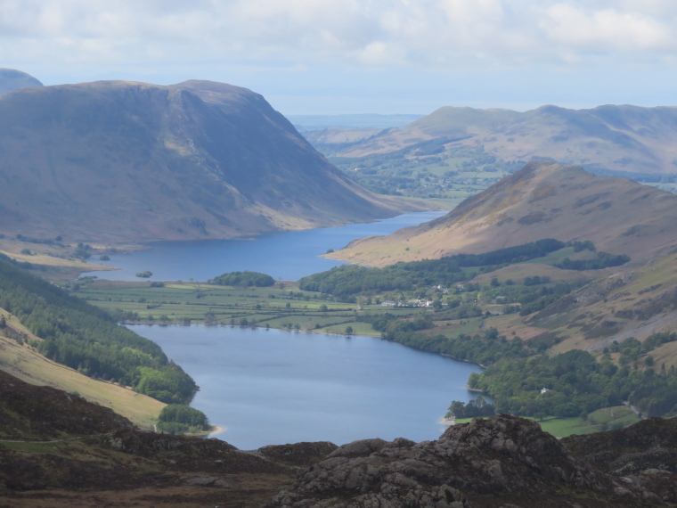 United Kingdom England North, Coast to Coast, Buttermere and Crummock water from below Grey Knott, Walkopedia