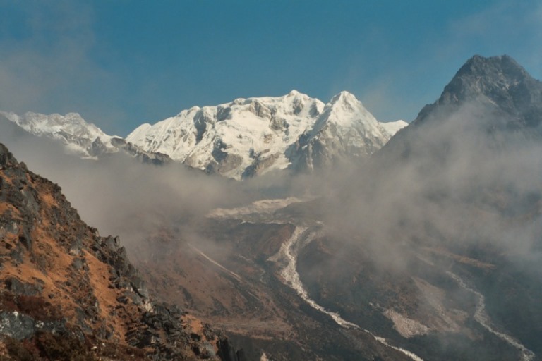 Nepal Far East, Kangchenjunga from Nepal, Kabru and Yalung Glacier, from above Tseram , Walkopedia